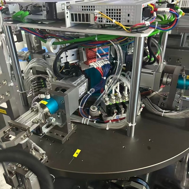 气滑环标准安装案例(中孔6mm 2路气) 气滑环标准安装案例(中孔6mm 2路气)