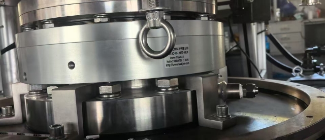 中空气滑环安装案例(中孔225mm 2路气) 中空气滑环安装案例(中孔225mm 2路气)